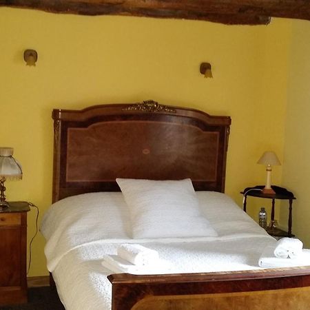 Les Trois Cheminees Chambres D'Hotes Livarot-Pays-d'Auge エクステリア 写真