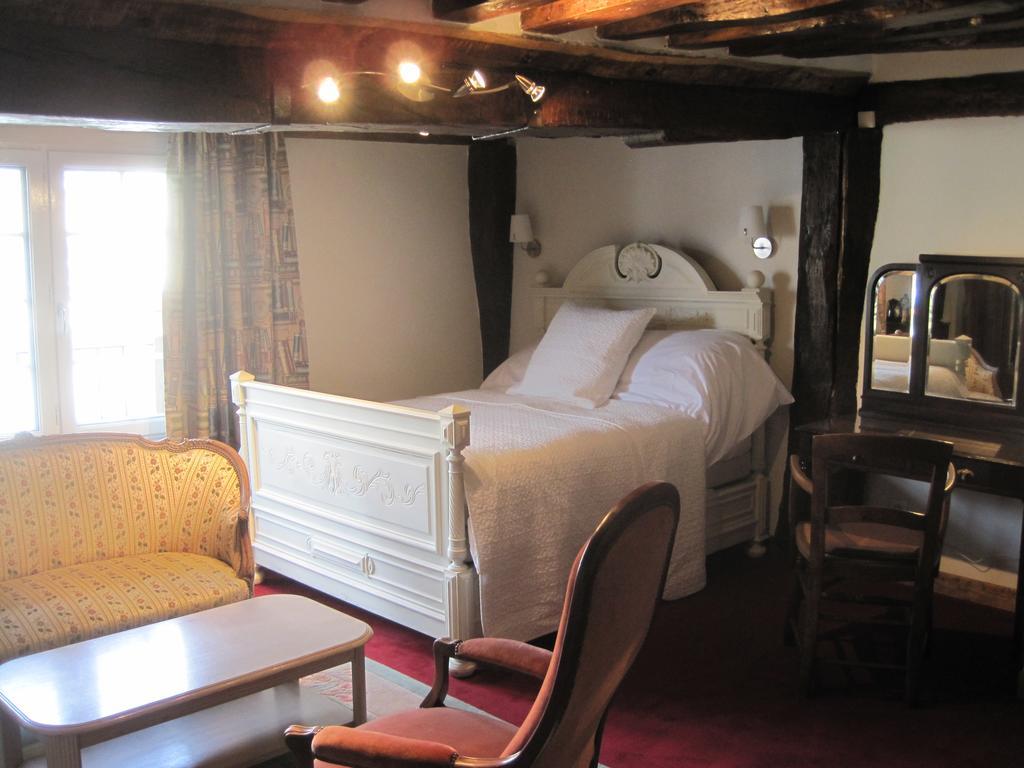 Les Trois Cheminees Chambres D'Hotes Livarot-Pays-d'Auge エクステリア 写真