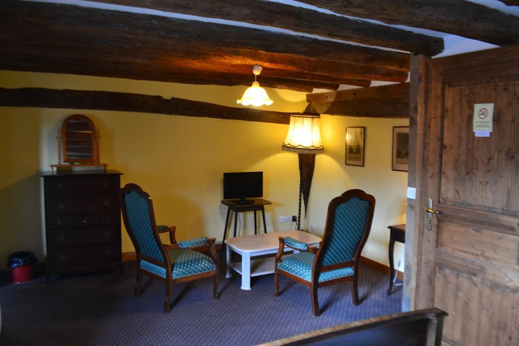 Les Trois Cheminees Chambres D'Hotes Livarot-Pays-d'Auge エクステリア 写真