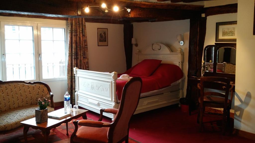 Les Trois Cheminees Chambres D'Hotes Livarot-Pays-d'Auge エクステリア 写真
