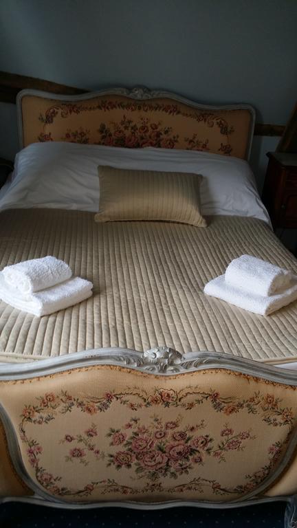Les Trois Cheminees Chambres D'Hotes Livarot-Pays-d'Auge エクステリア 写真